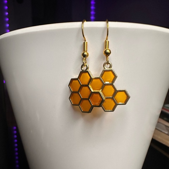 Handcrafted Honeycomb Dangle earrings - Picture 3 of 5